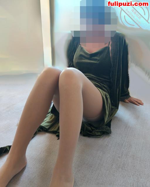 海角【相依为命的母子】乱伦合集 妈妈边包饺子边坐在我的鸡巴上扭动【100P+6V/1.57G】