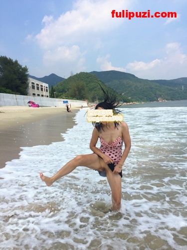 tumblr绝版系列：扶梯人前疯狂露出，阴环母狗空穴来风作品集【165P+1V/48M】