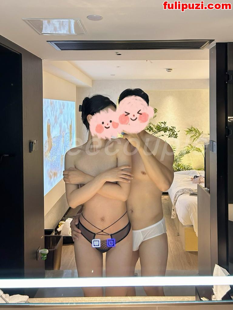 推特90后娇妻【fiee_couple】的性福生活 极品一线天白嫩美穴被单男深入【254P+16V/97M】