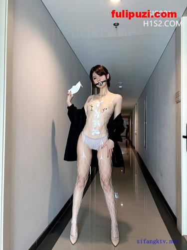 阿朱五月上热搜作品 泰国放飞自我海底捞TUTU车图书馆大胆露出【226P+7V/1.63G】