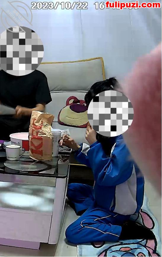 海角大神【长腿女儿丽丽】时隔一年强势归来 把精液射到汉堡里亲眼看着女儿吃下去【202P+9V/1.2G】