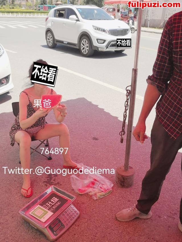 推特极品夫妻【Guoguodediema】绝版福利 娇妻酷爱露出放尿真空勾引老大爷【652P+58V/639M】