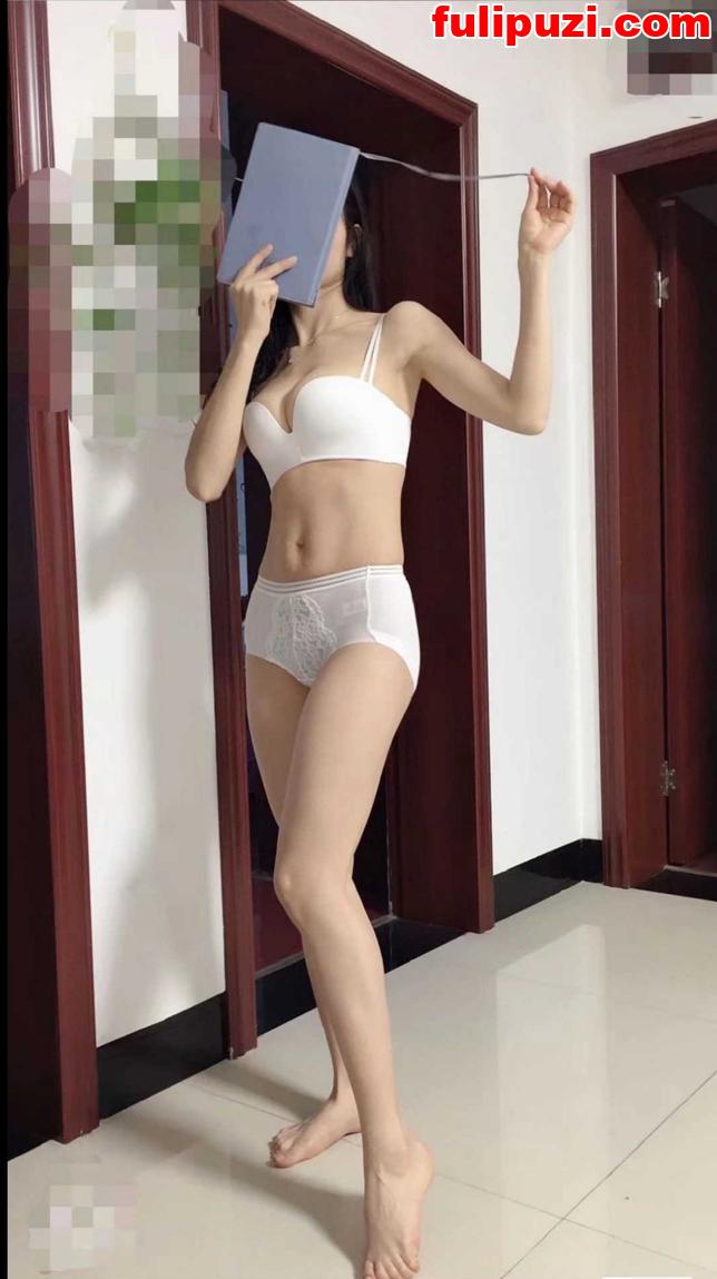 推特博主【空白】绝版福利 献出极品长腿淫妻被单男享用【69P+74V/347M】