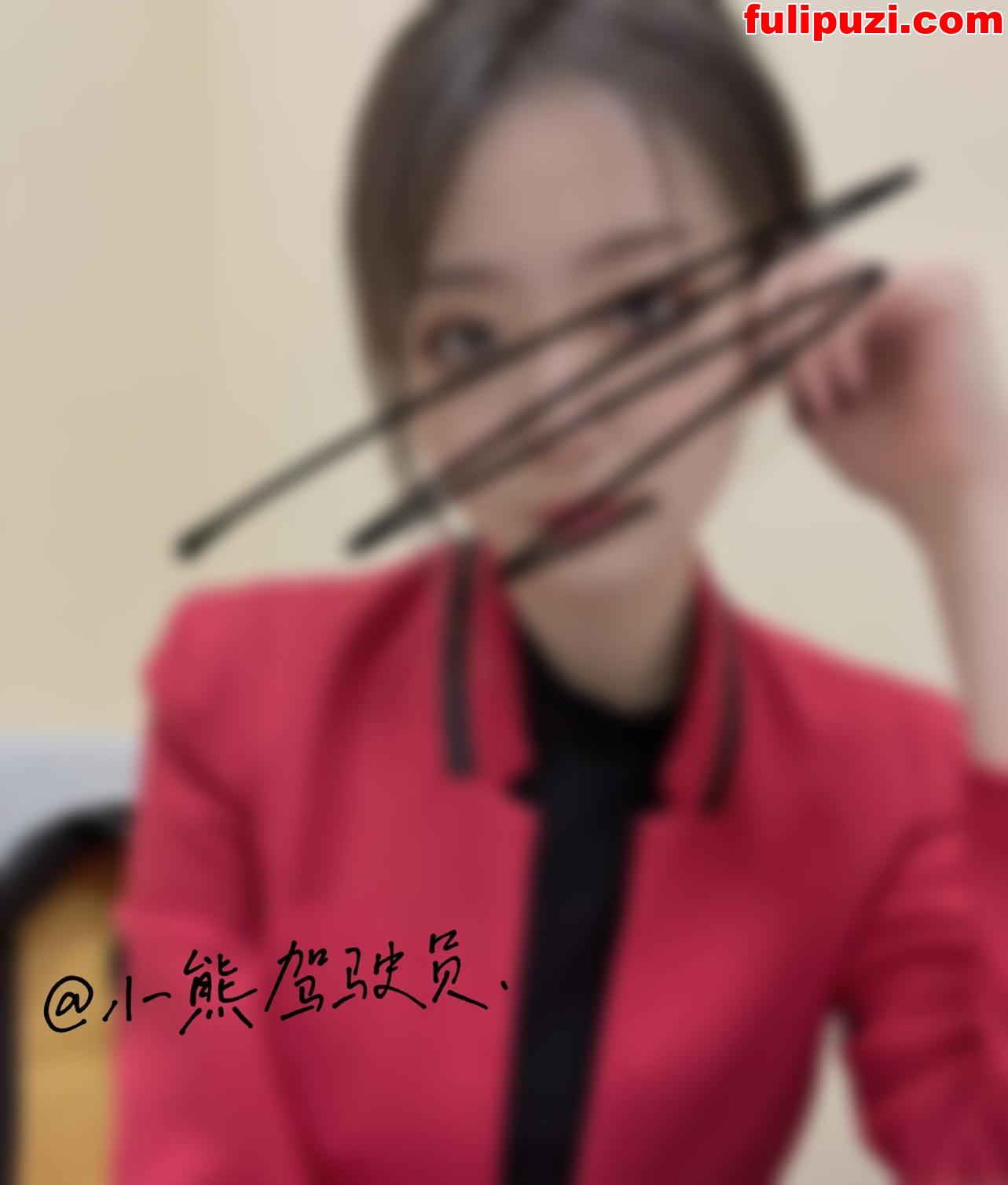推特福利女神苗条反差教师小母狗【小熊驾驶员】性爱自慰会员福利【303P+149V/3.66G】